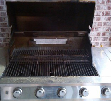 A dirty barbecue grill